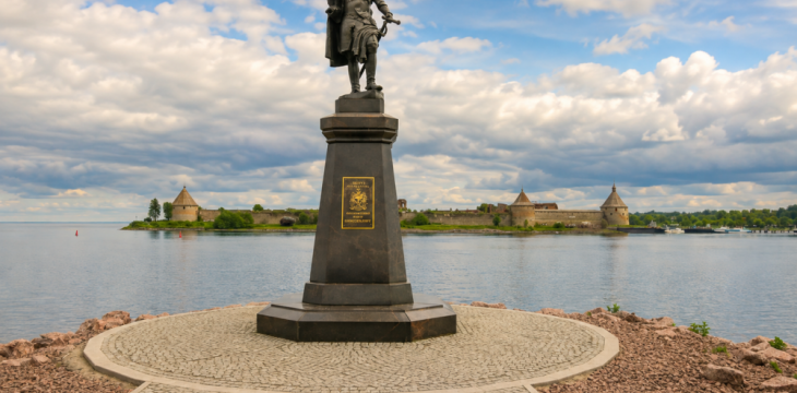 Благоустройство территории памятника графу Б. П. Шереметеву у крепости «Орешек»